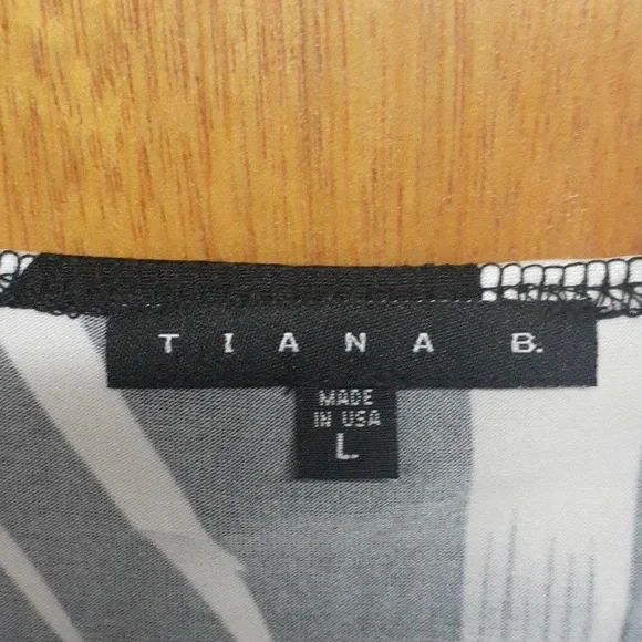 Wonderful vintage abstract black & white dress! Sz L TIANA B. - Picture 2 of 4